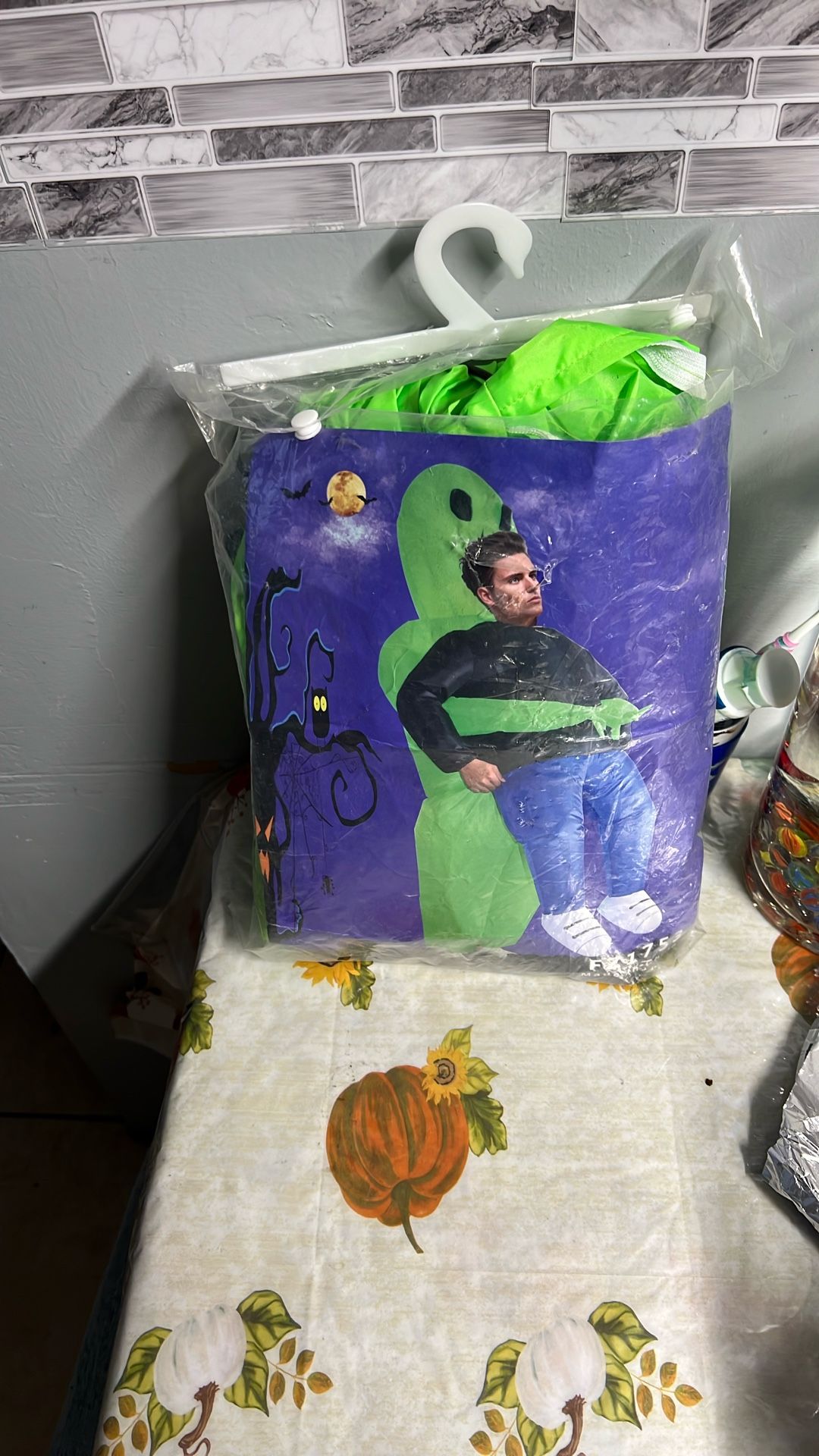 Costume