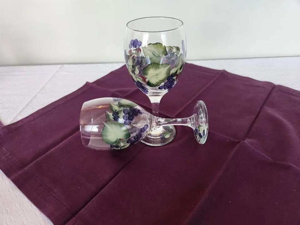 Handpainted Wine Glasses, Champagne Flutes, tumbersetc. image indicator(9)