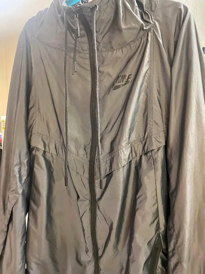 Nike Wind breaker size small