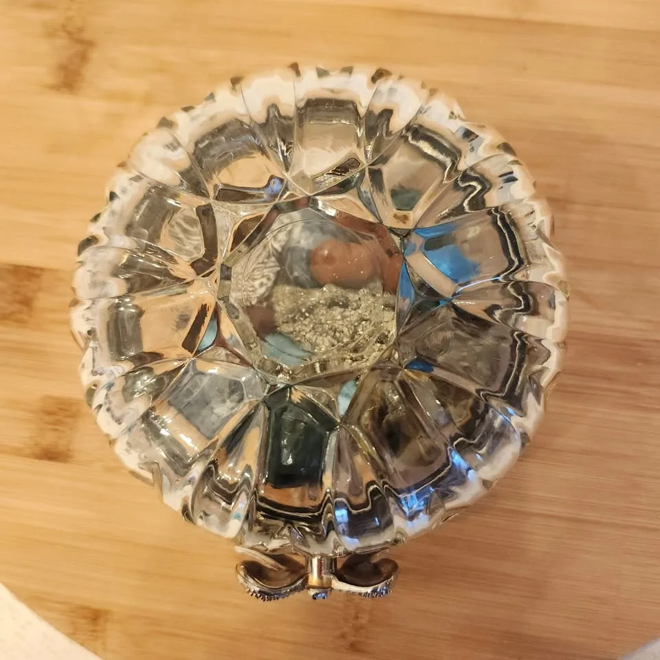 Glass Keepsake, Jewellery, Crystal, Trinket Box, Hinged image indicator(4)