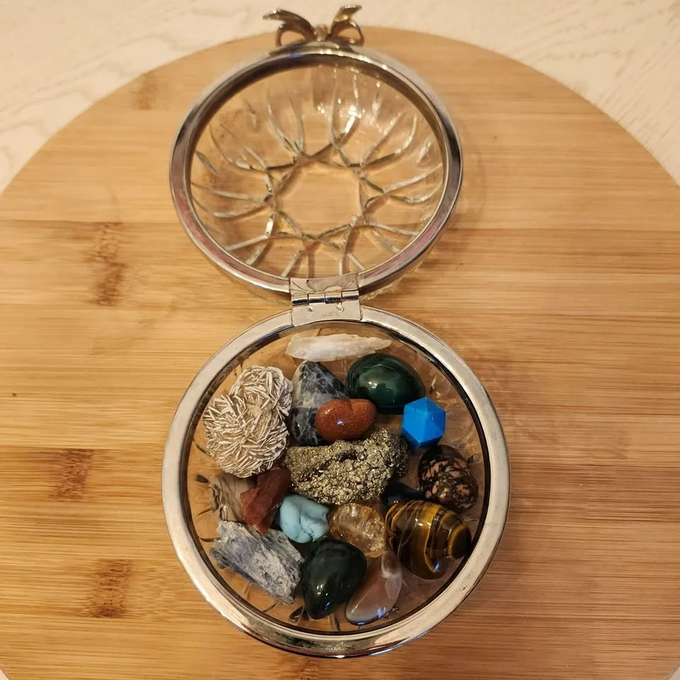 Glass Keepsake, Jewellery, Crystal, Trinket Box, Hinged image indicator(5)