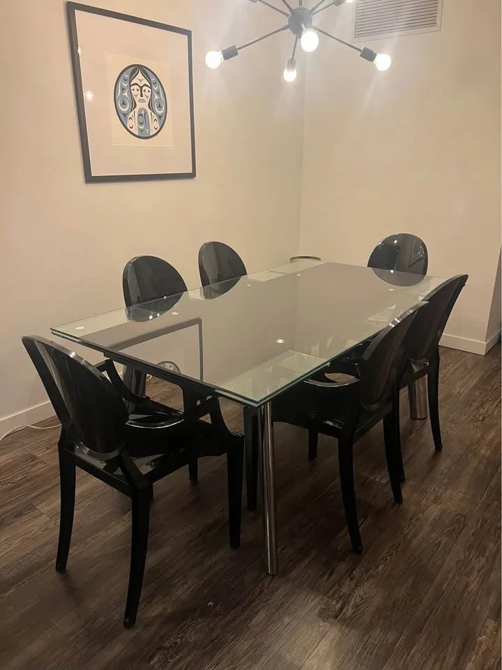 Dining Room Table with 6 Chairs image indicator(2)