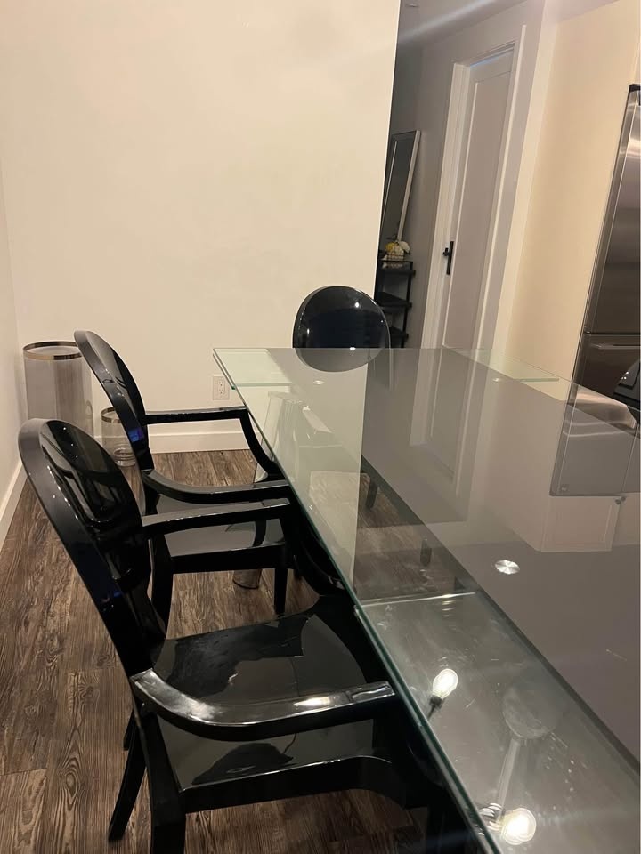 Dining Room Table with 6 Chairs - photo 3