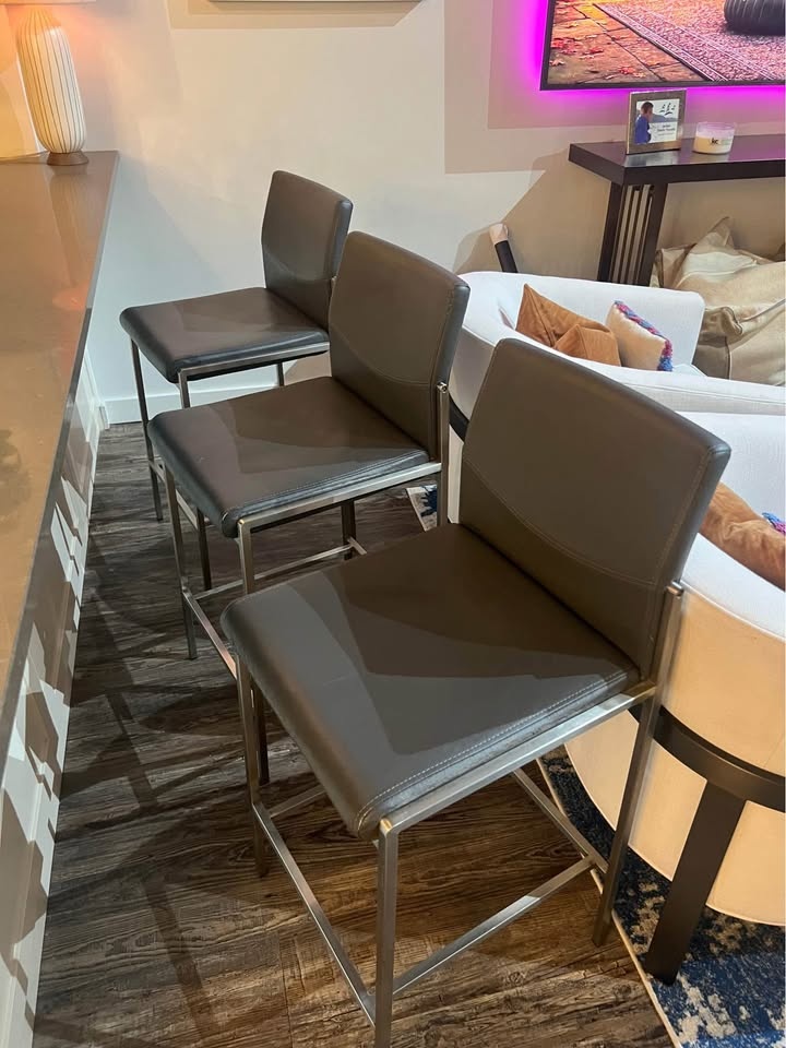 Bar Stools - 3 Chairs - photo 2