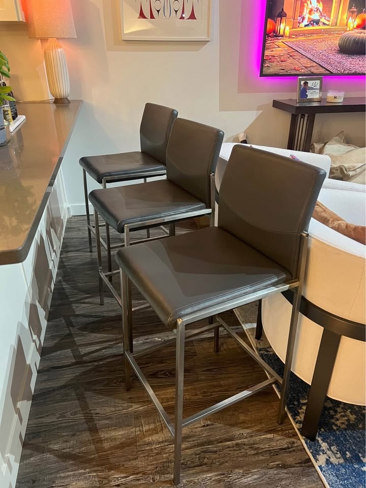 Bar Stools - 3 Chairs - photo 4
