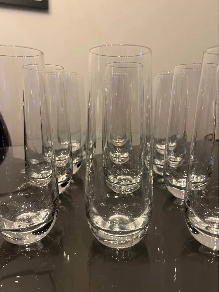Champagne Flutes - 12 Glasses image indicator(2)