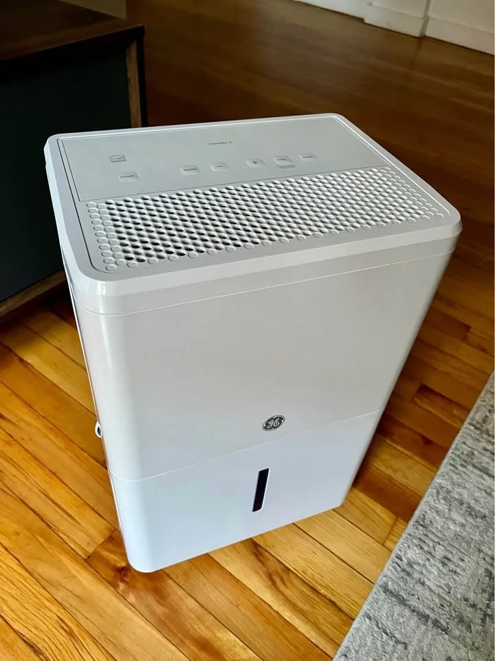 Dehumidifier GE 22-Pint with Smart Dry (NEW) image indicator(2)