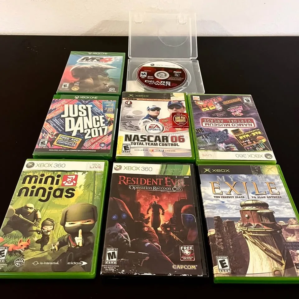 Xbox Game Lot – Mixed (some are Sealed ) image indicator(2)
