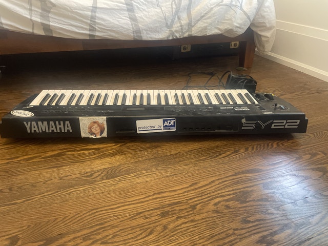 Yamaha SY22 Synthesizer - photo 2