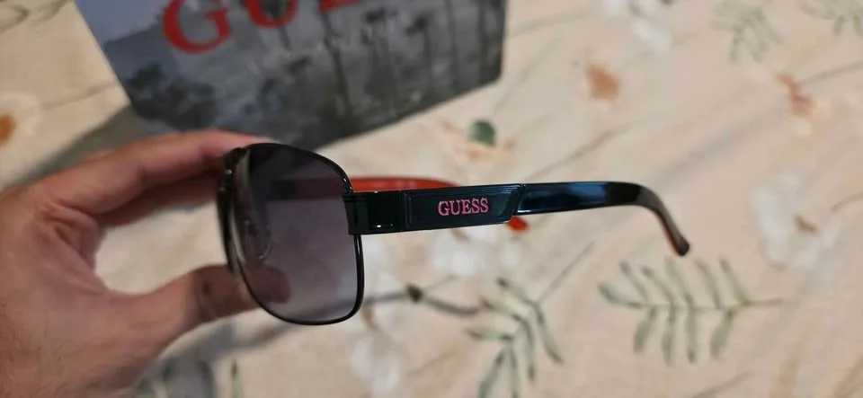 Guess sunglasses image indicator(5)