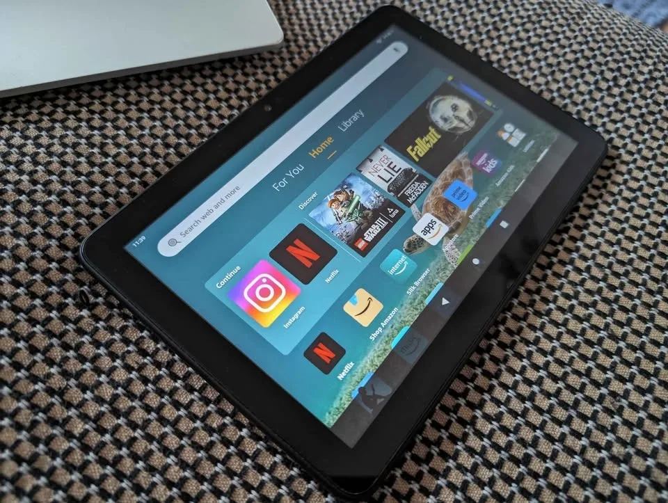 Amazon Fire 8 tab HD 10th Gen 32 GB black image indicator(3)