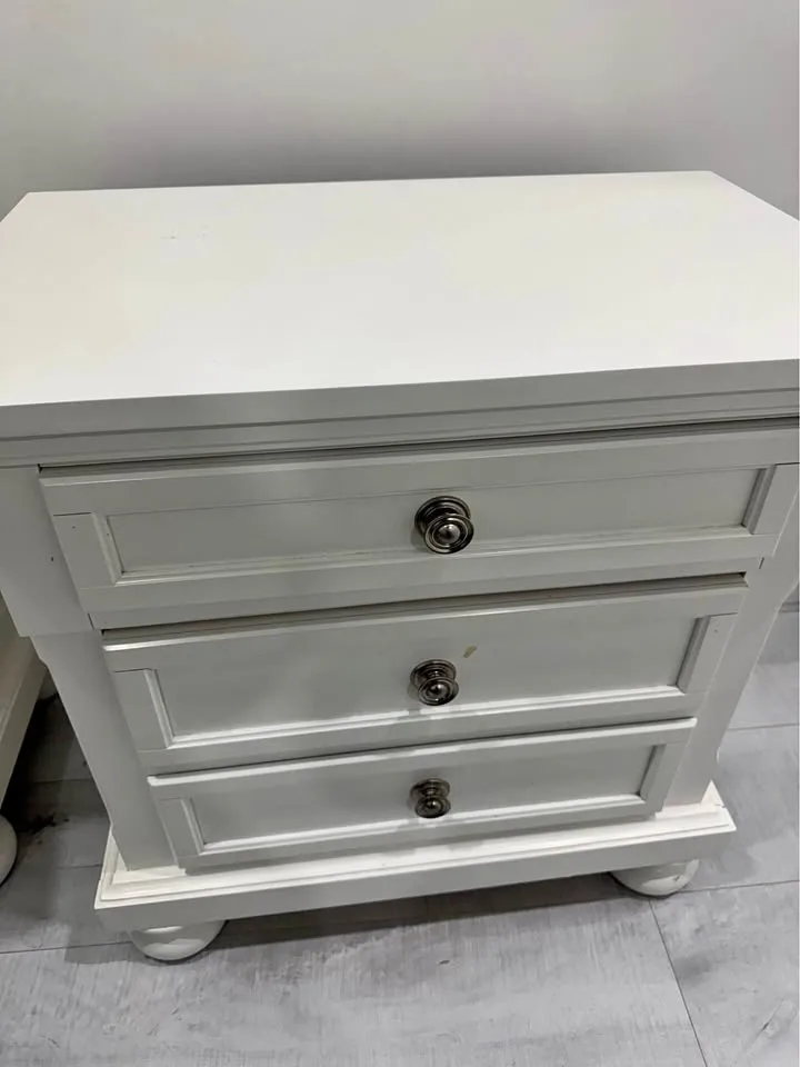 Ashley Robbinsdale nightstand like new