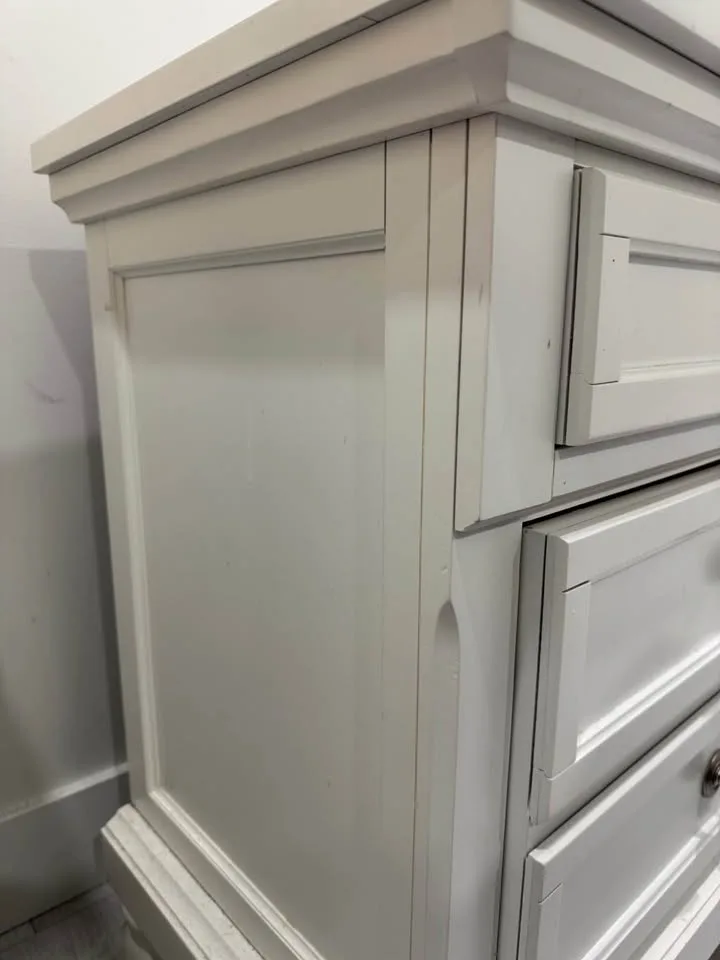 Ashley Robbinsdale nightstand like new image indicator(5)