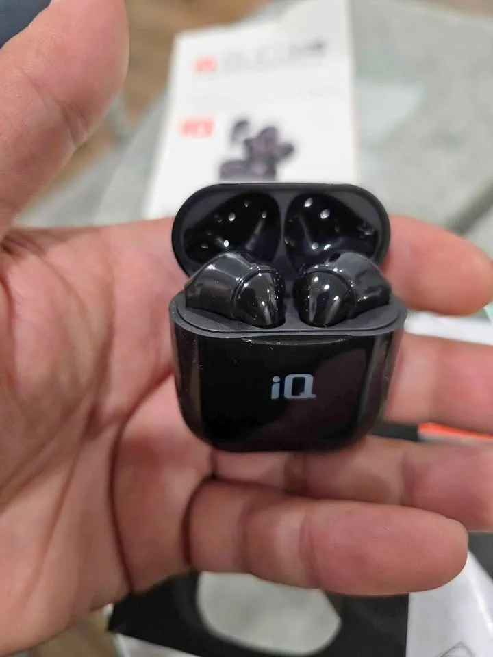 IQ wireless ear Buds