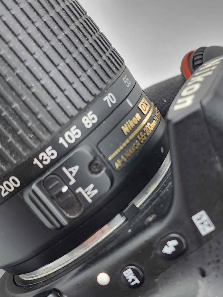 Nikon d750 with 55-200mm lens 2 battery - photo 2