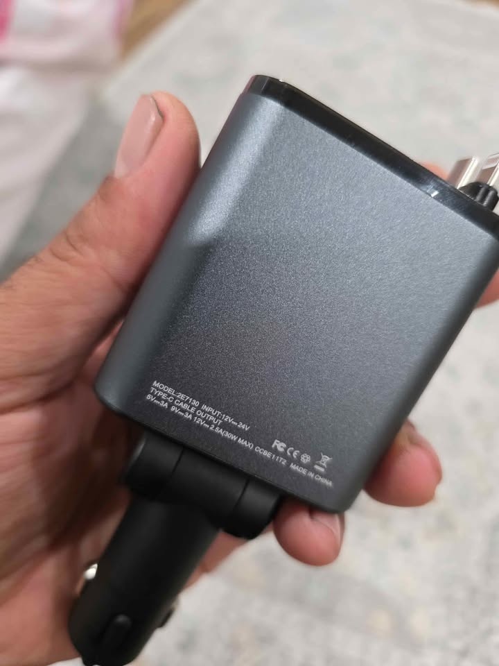 LISEN Retractable Car Charger - photo 3