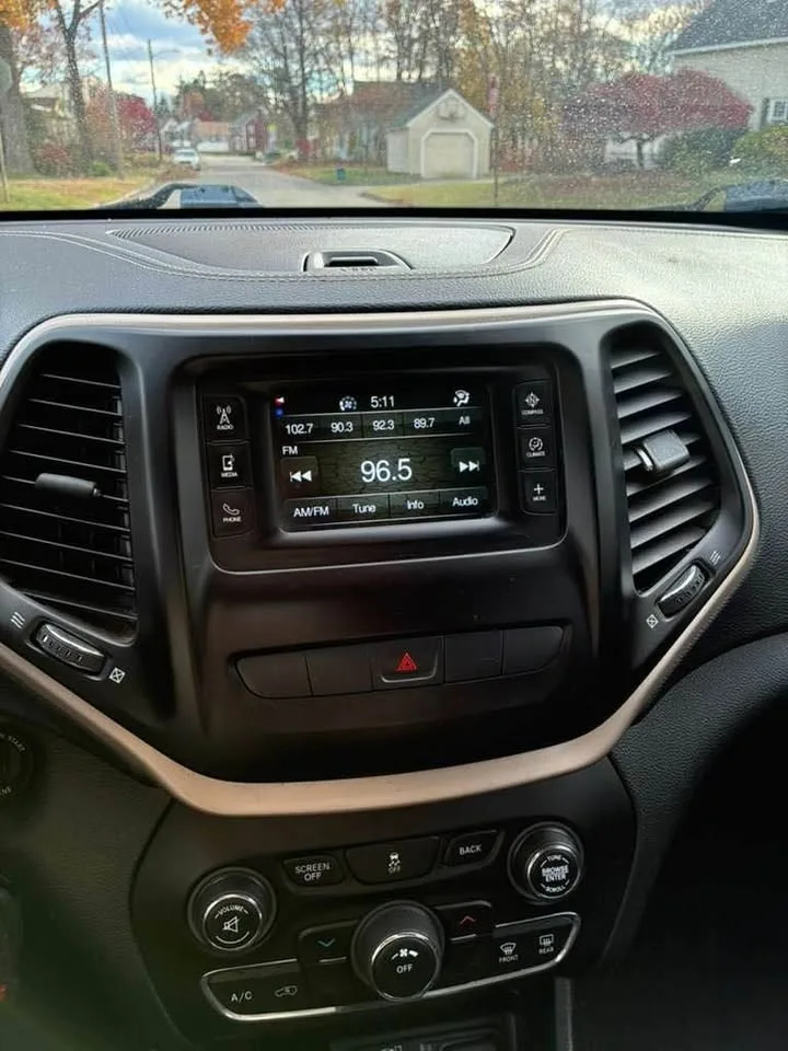 2014 Jeep Cherokee Latitude 4D S image indicator(7)