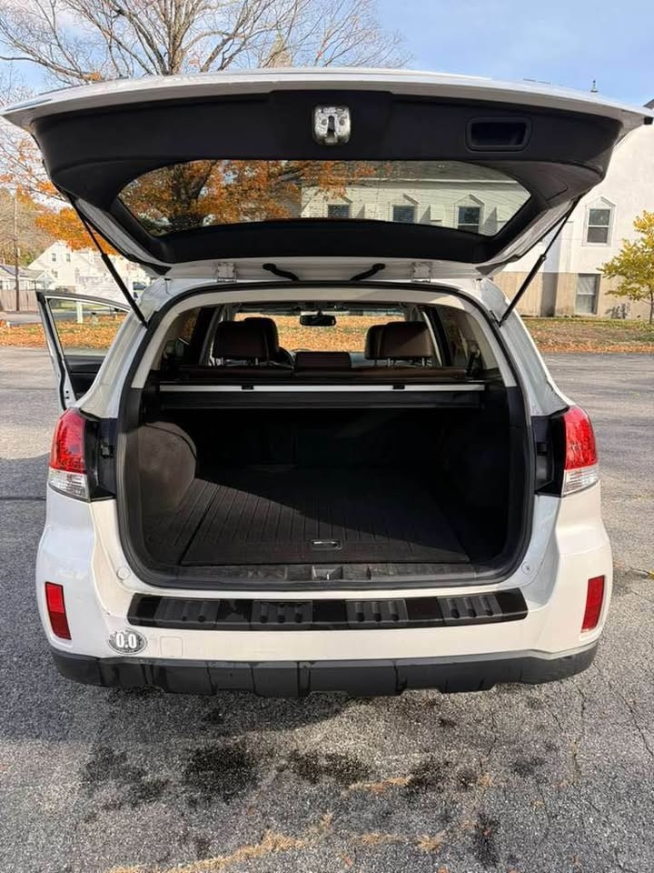 2013 Subaru Outback · Subaru outback premium - photo 3