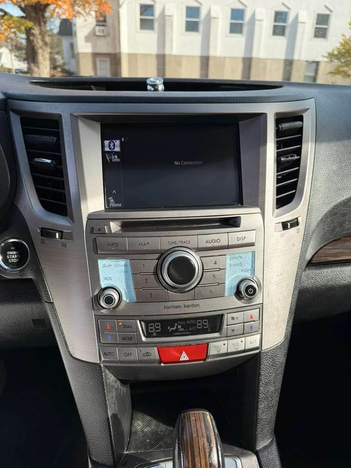 2013 Subaru Outback · Subaru outback premium - photo 4