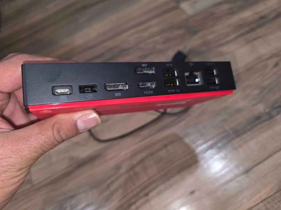 Lenovo ThinkPad Thunderbolt 4 Dock image indicator(2)