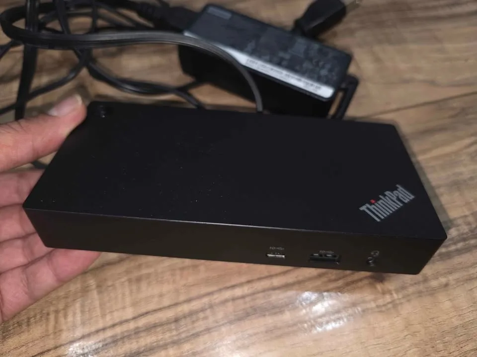 Lenovo ThinkPad Thunderbolt 4 Dock image indicator(3)