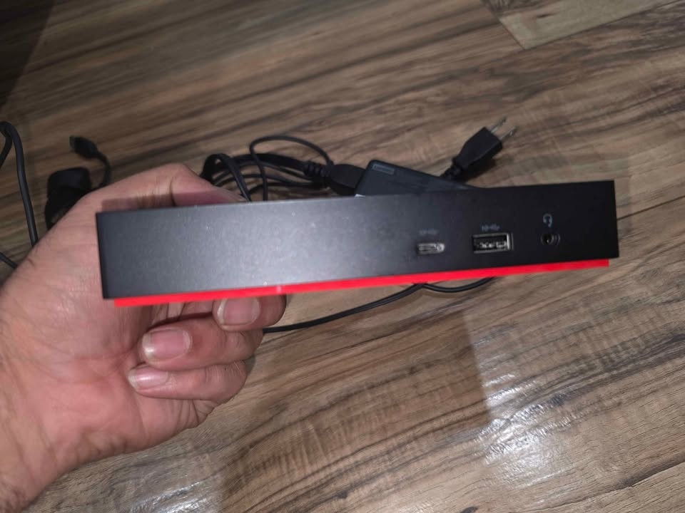 Lenovo ThinkPad Thunderbolt 4 Dock - photo 4