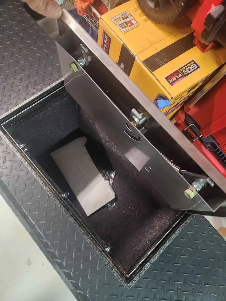 Heavy-Duty Storage Box w/ Abloy Lock.**Super Secure** image indicator(6)