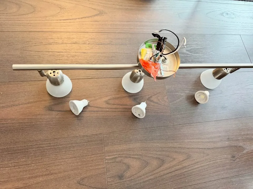 Track Light + 3 LED Light Bulbs (New)