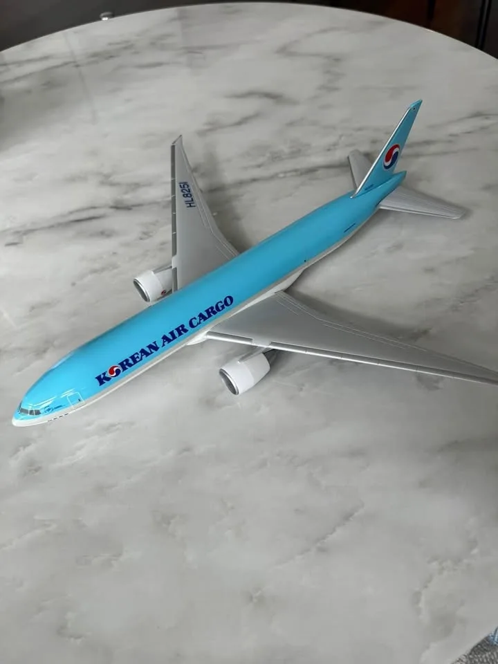 Figure_Korean Air Airplane Model