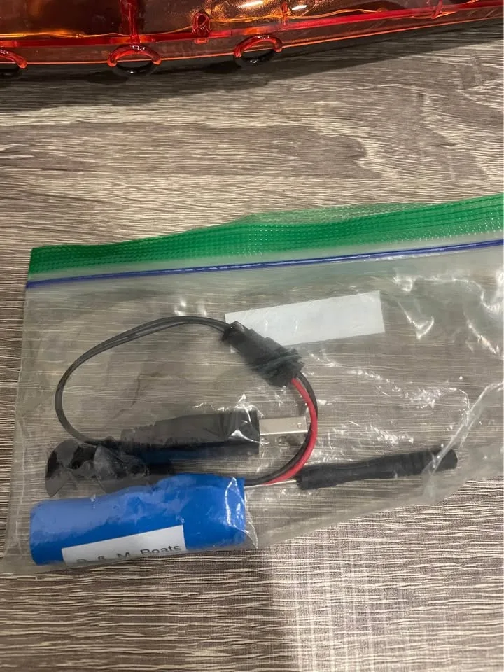 RC boat with lights image indicator(3)