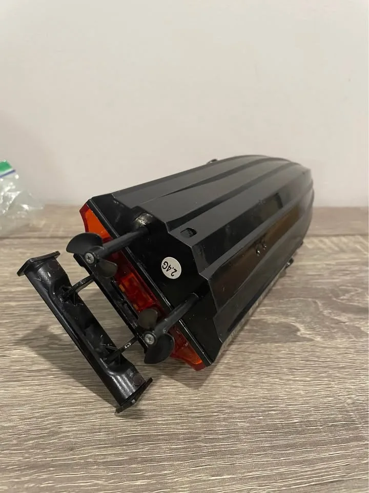 RC boat with lights image indicator(6)