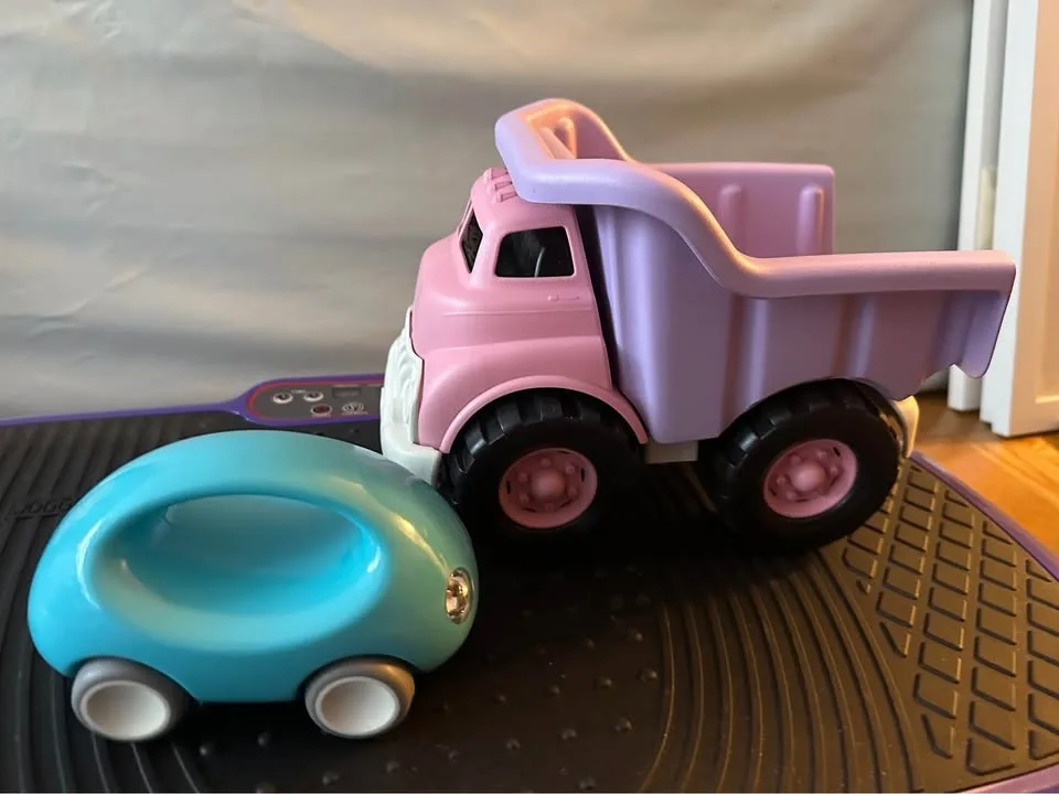 Great condition toy cars! image indicator(3)