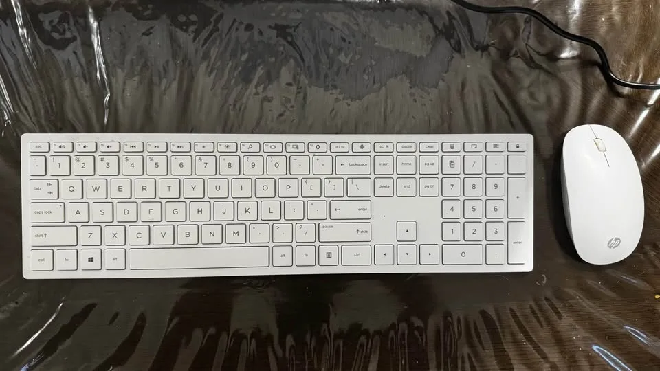 HP Pavilion All-in-One - Ryzen 5 - 23.8" image indicator(4)