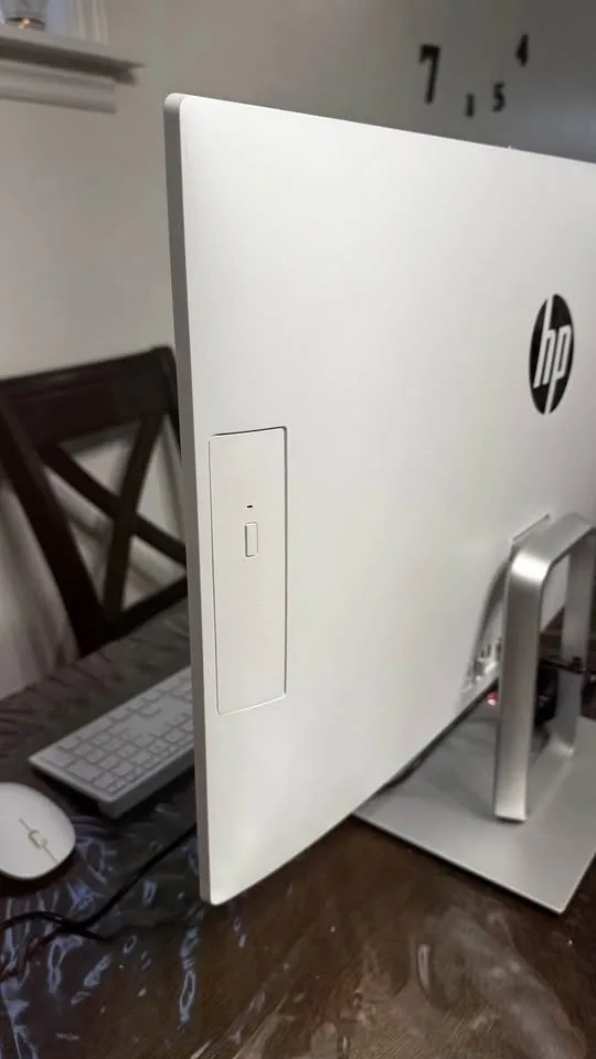 HP Pavilion All-in-One - Ryzen 5 - 23.8" image indicator(5)