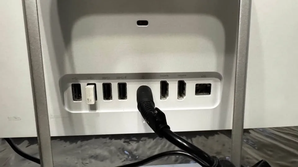 HP Pavilion All-in-One - Ryzen 5 - 23.8" image indicator(6)