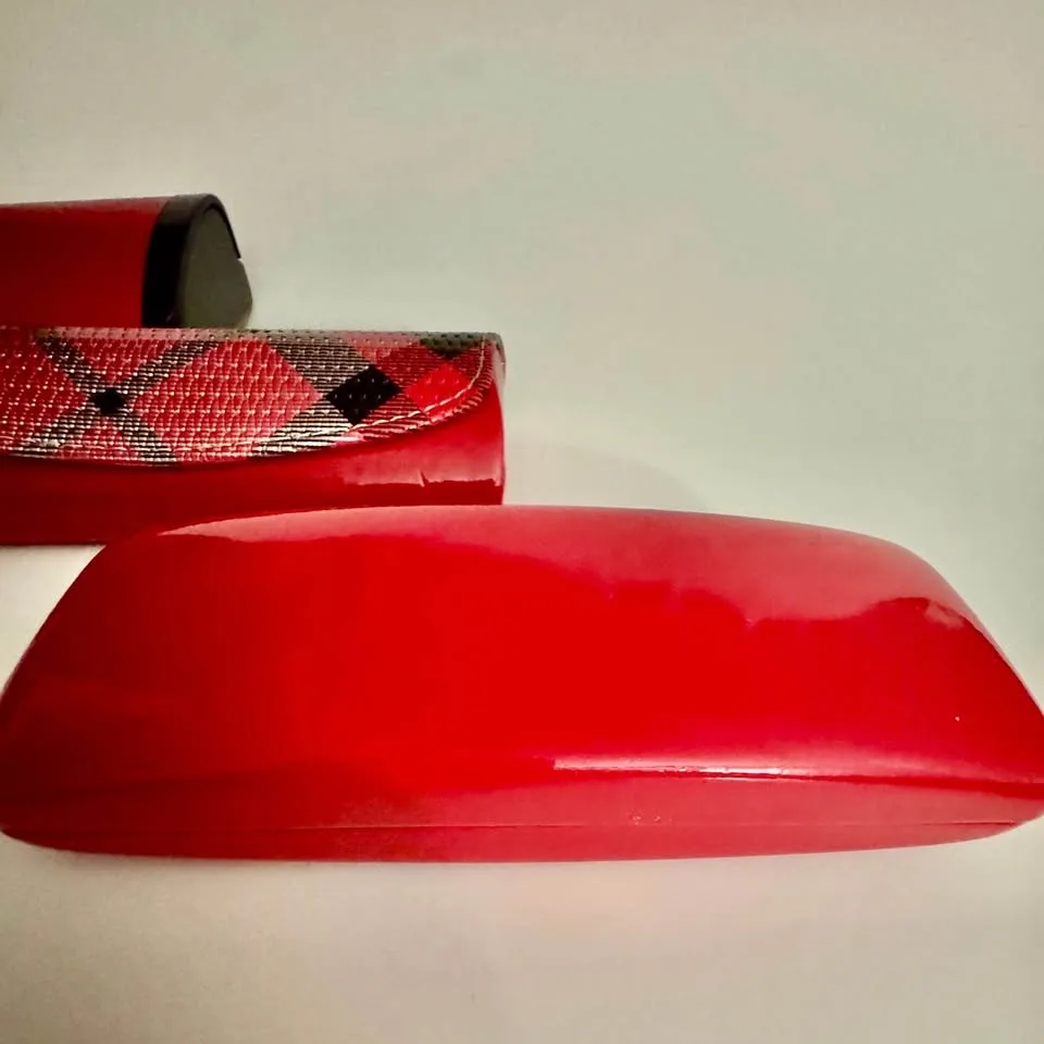 Set of 3 Vintage Hardshell Eyeglass Cases image indicator(2)