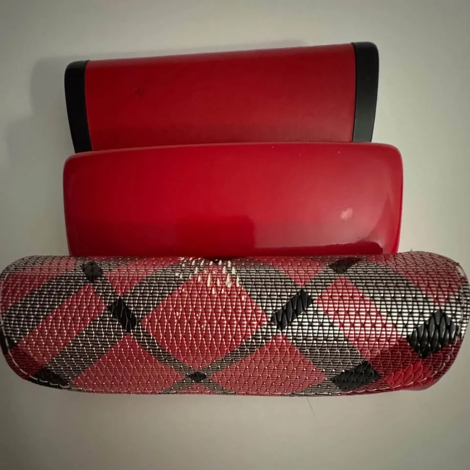 Set of 3 Vintage Hardshell Eyeglass Cases image indicator(7)