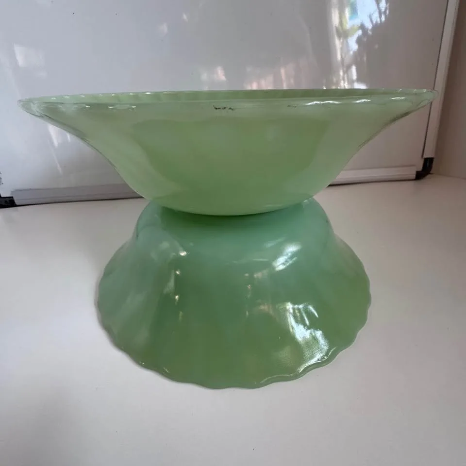 Vintage Anchor Hocking Jadeite Swirl Serving Bowls image indicator(7)
