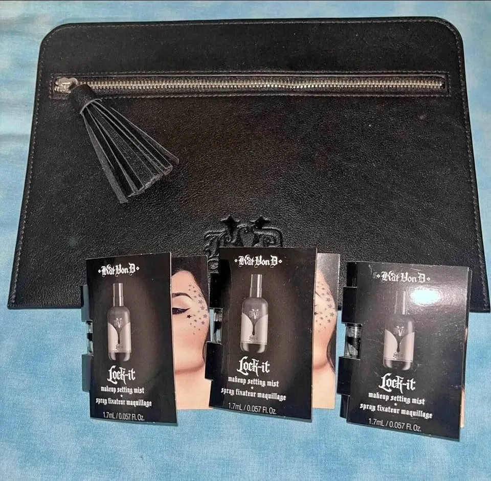 KAT VON D Bundle Vegan Leather Clutch + 3 Setting Mists