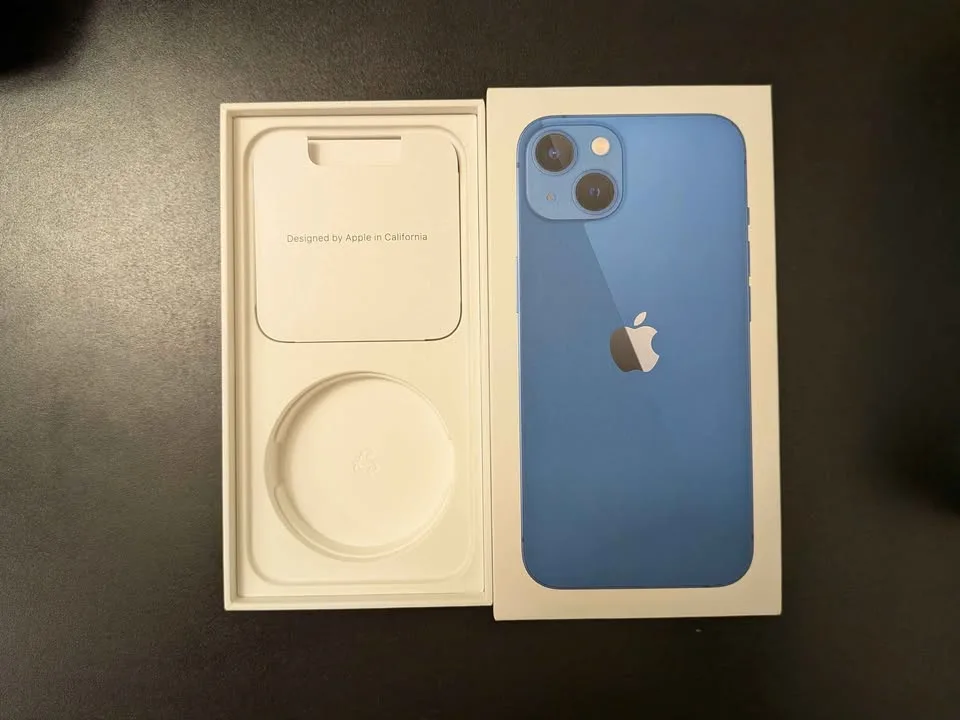 iPhone 13 box image indicator(3)