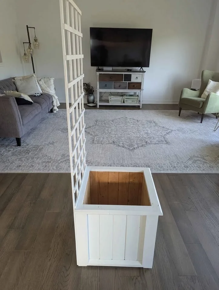 Beautiful White Handmade Trellis image indicator(2)