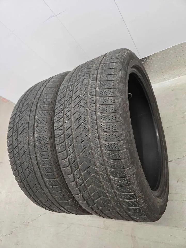 Pirelli Scorpion Winter Tires- 285/45R22 image indicator(2)