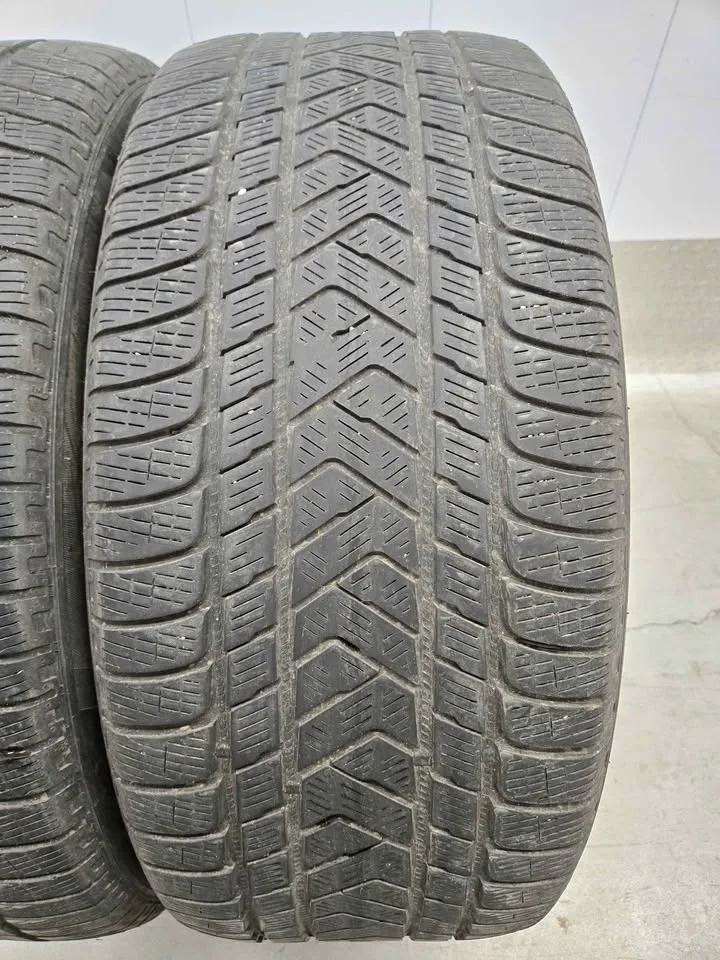 Pirelli Scorpion Winter Tires- 285/45R22 image indicator(5)