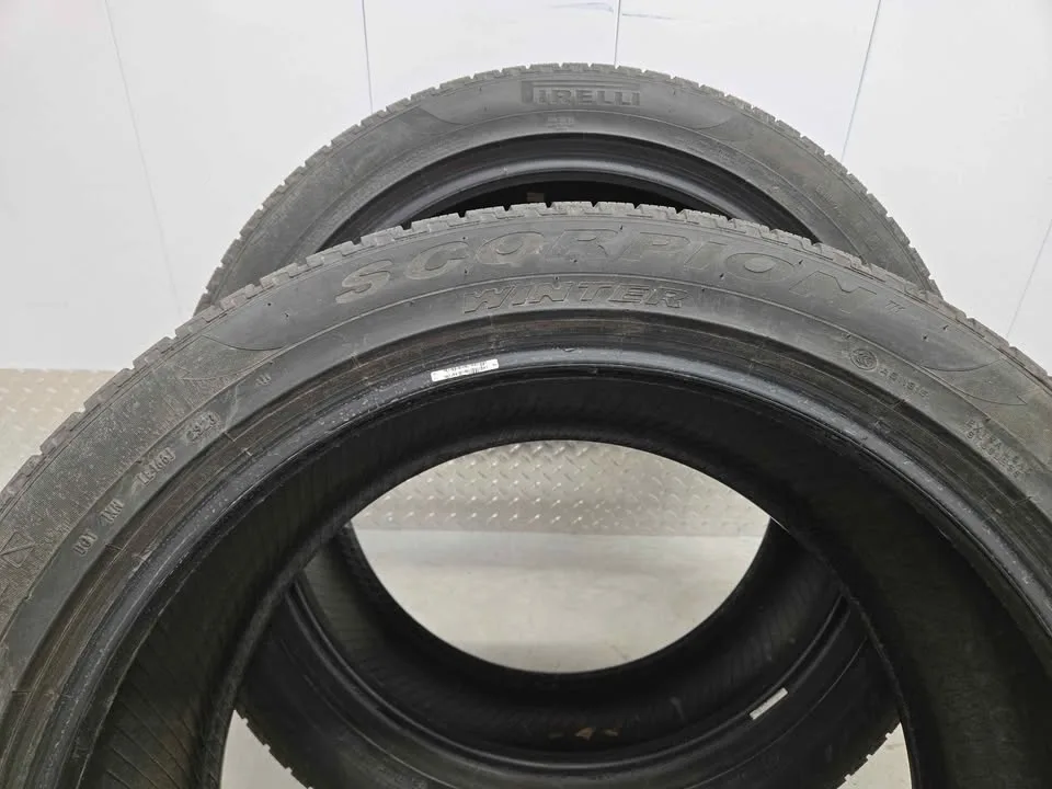 Pirelli Scorpion Winter Tires- 285/45R22 image indicator(8)