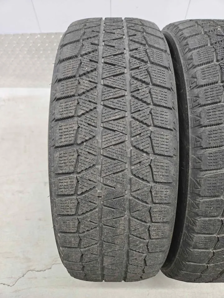 195/65R15- Bridgestone Blizzak Winter Tires image indicator(4)