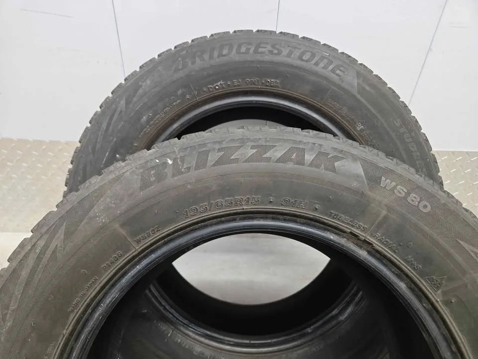 195/65R15- Bridgestone Blizzak Winter Tires image indicator(8)