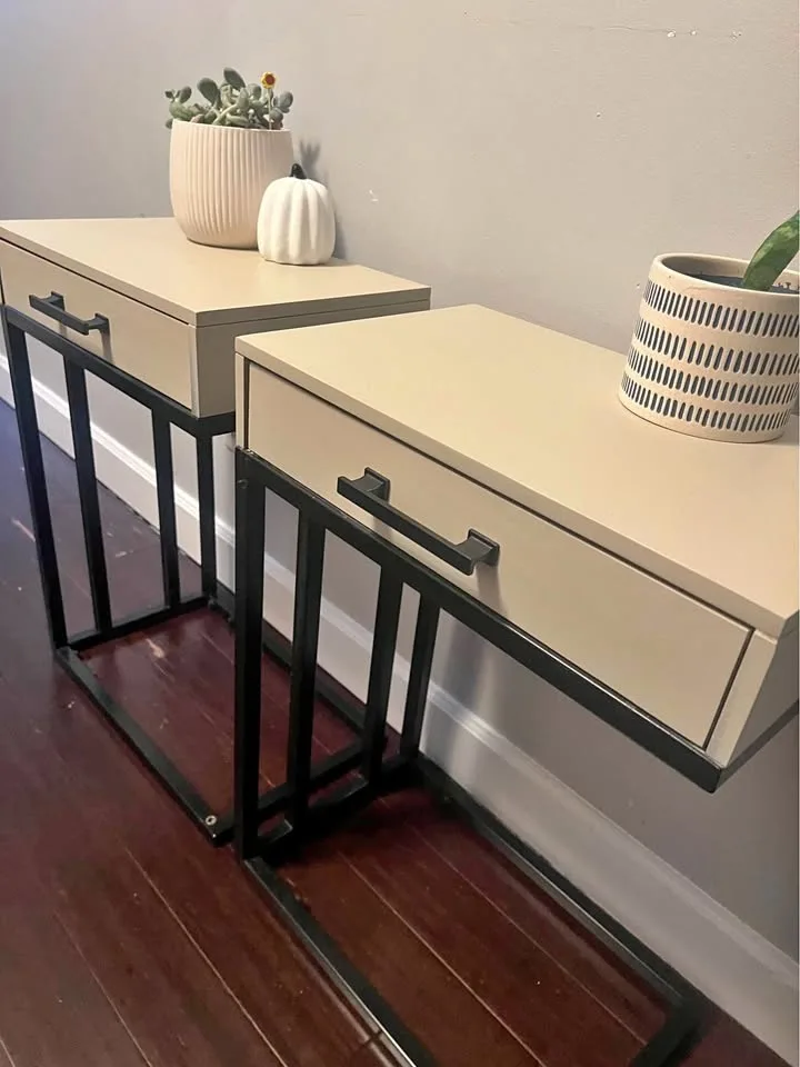 End tables set