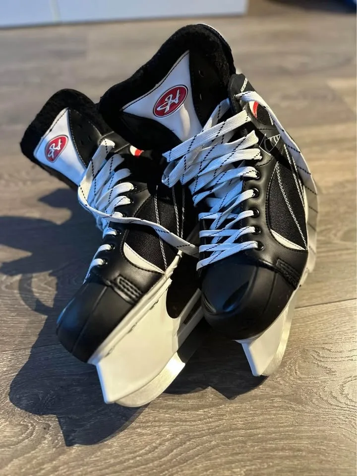 Ice Skates Size 11 (Hespeler) image indicator(2)