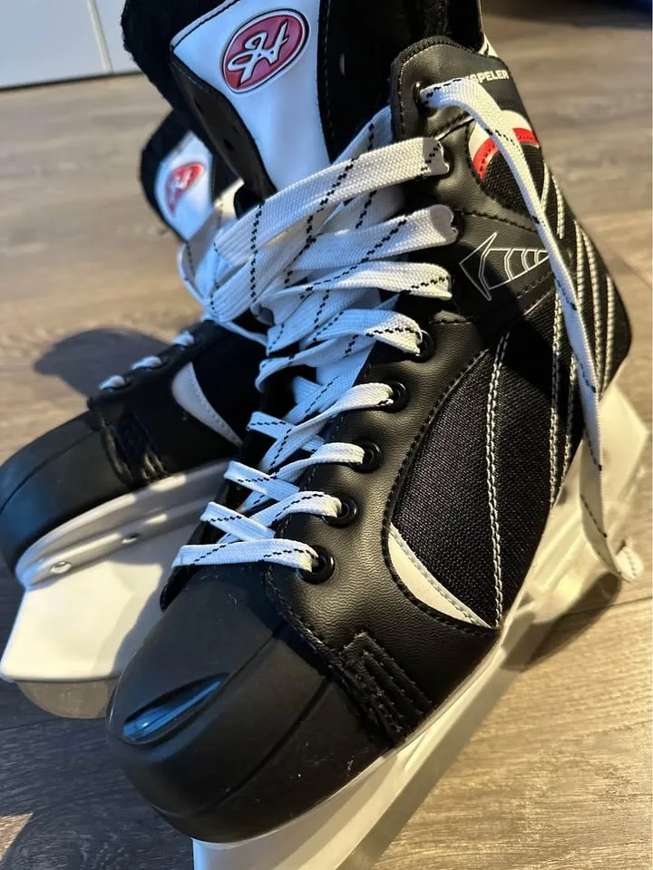 Ice Skates Size 11 (Hespeler) image indicator(5)