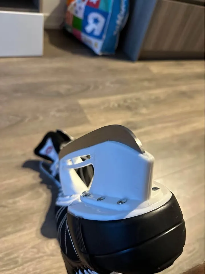 Ice Skates Size 11 (Hespeler) image indicator(6)